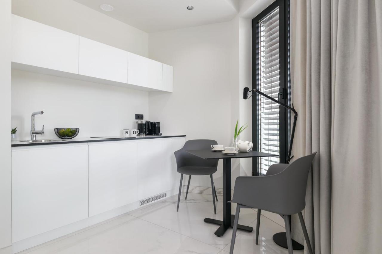 Centro Design Apartments - Polwiejska Poznan Bagian luar foto